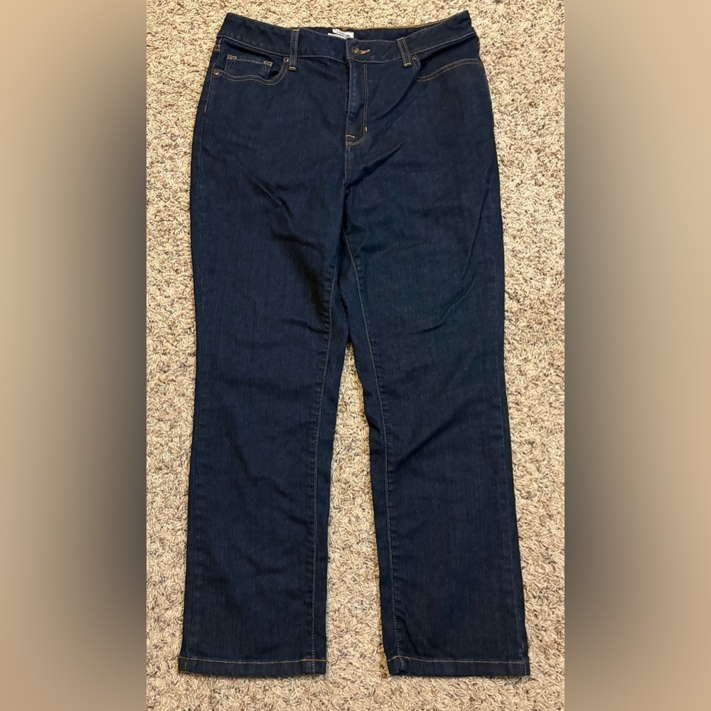 LL Bean Women’s Classic Fit Dark Wash Size 12 Reg Capri Jeans 25” Inseam